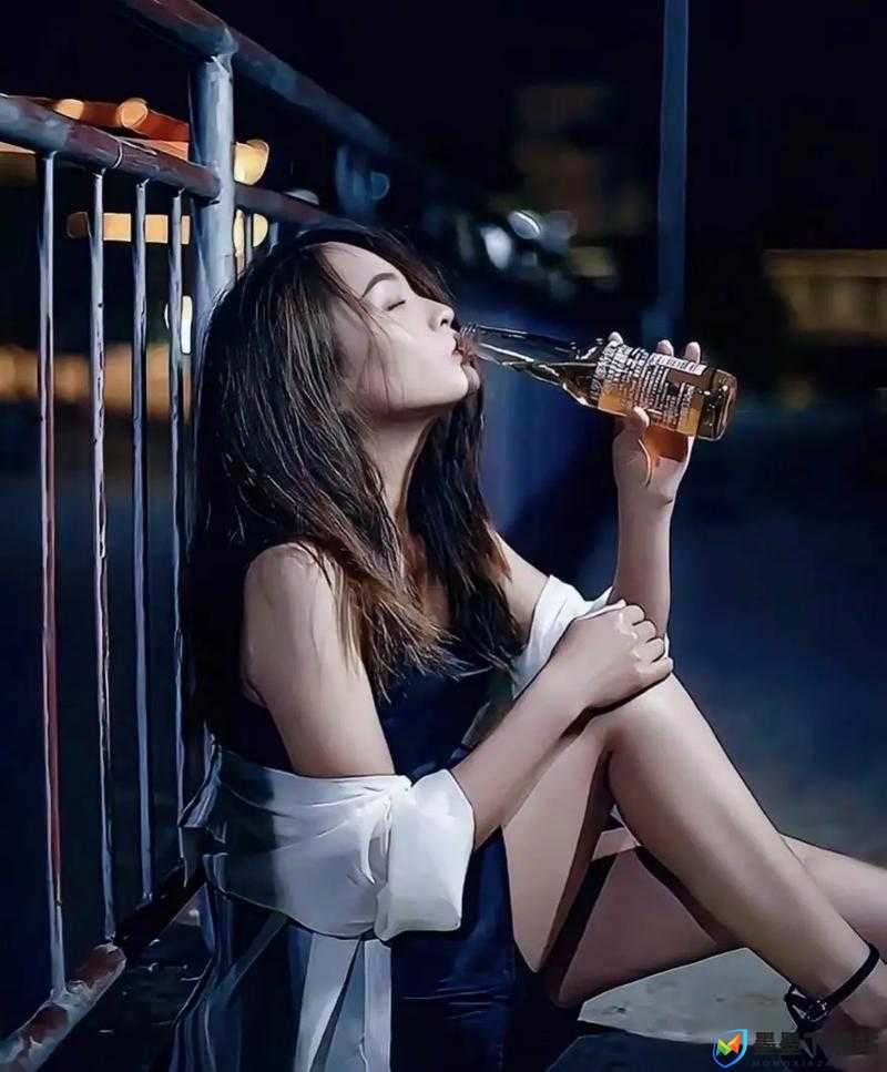 美女露胸露尿道 100%无遮挡：挑战视觉底线的低俗内容